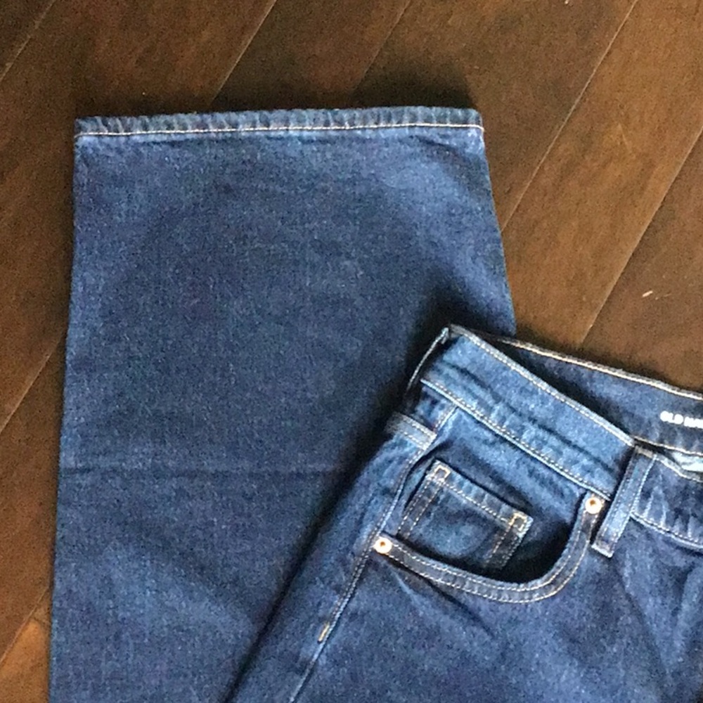 Old Navy Mid-Rise Slouchy Wide-Leg Jeans - Picture 5 of 6